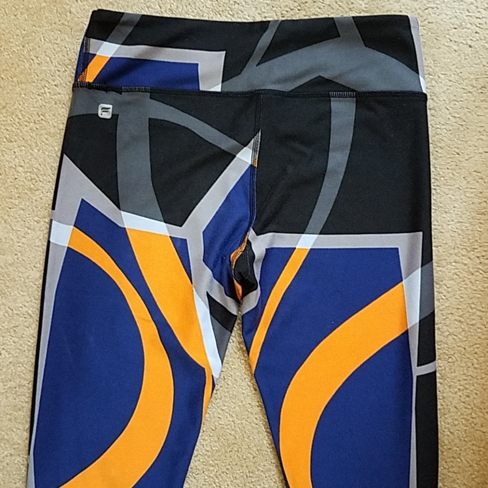 Fabletics capri abstract pattern yoga/running